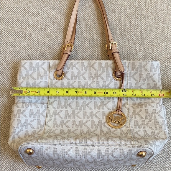 Michael Kors tote - Picture 9 of 16